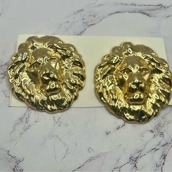 14 pairs of gold tone assorted style earrings, some NWT - Picture 5 of 14